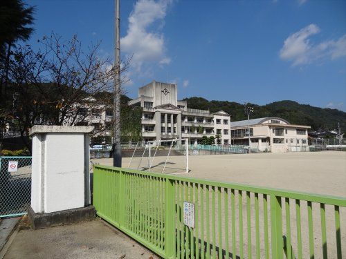 竹原市立荘野小学校の画像