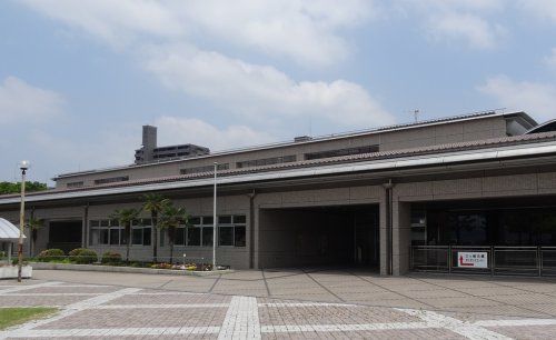 東広島市立中央図書館の画像