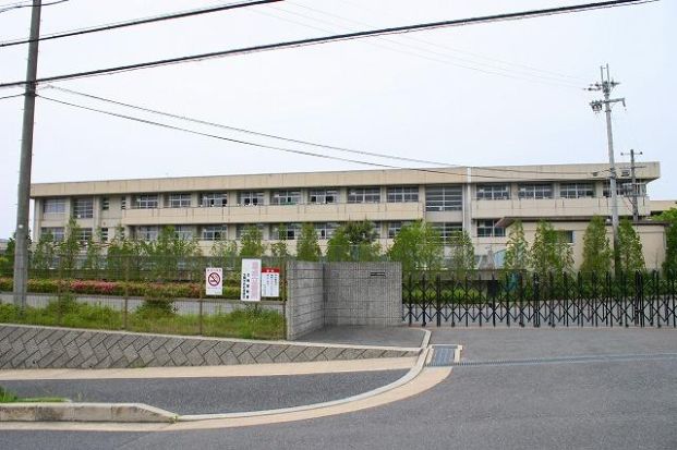生駒市立大瀬中学校の画像