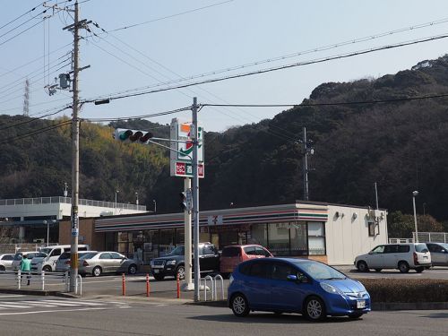 セブンイレブン神戸名谷町賀市店の画像