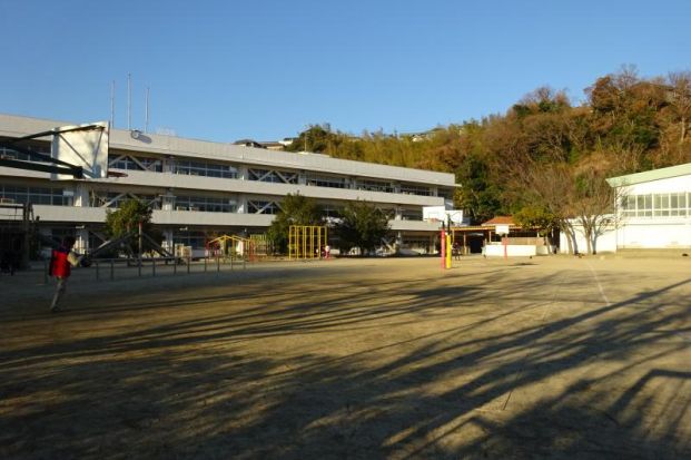 葉山小学校の画像