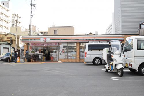 セブンイレブン 大阪本田４丁目店の画像