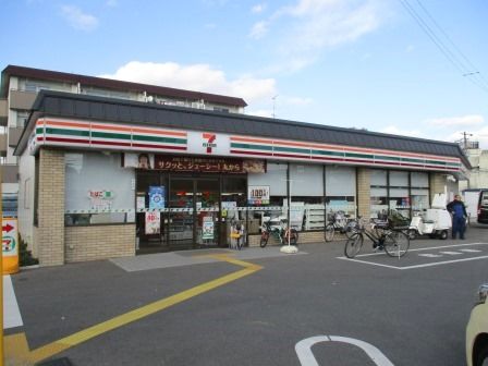 セブンイレブン 西京極運動公園店の画像