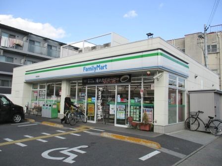 ファミリーマート 葛野西通店の画像