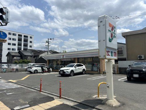 セブンイレブン 京都御池御前店の画像