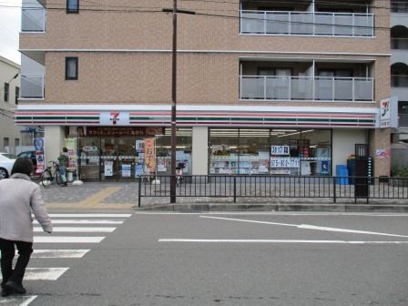 セブンイレブン 京都二条駅南店の画像