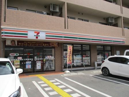 セブンイレブン 京都葛野大路三条店の画像