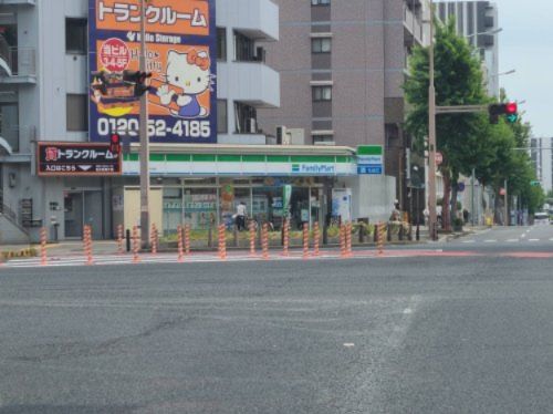 ファミリーマート・芳野屋東片端店の画像