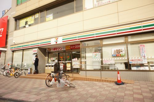 セブン−イレブン 大阪出戸駅前店の画像