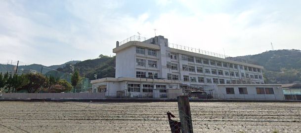 潮江南小学校の画像