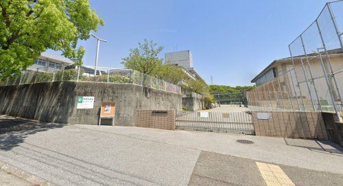 横浜中学校の画像