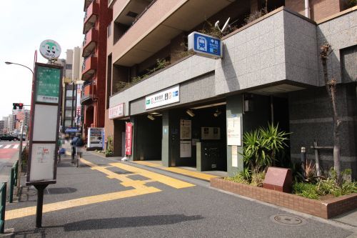 東新宿駅の画像