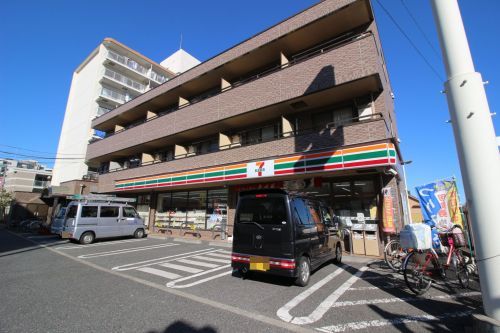 セブンイレブン横須賀日の出町3丁目店の画像