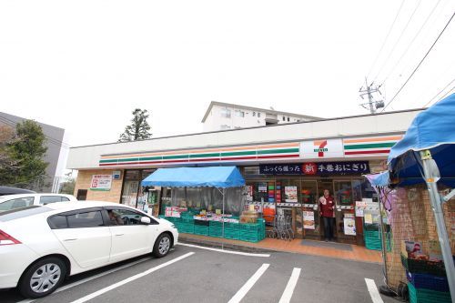 セブンイレブン横浜永田北３丁目店の画像