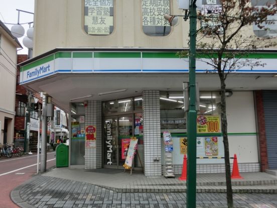 ファミリーマート相模原東林間駅前店の画像