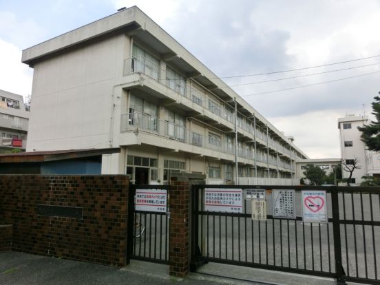 相模原市立 鶴の台小学校の画像