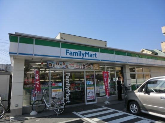 ファミリーマート千代田四丁目店の画像