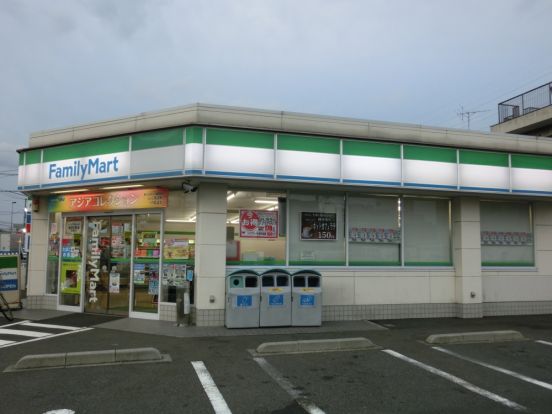 ファミリーマート東淵野辺五丁目店の画像