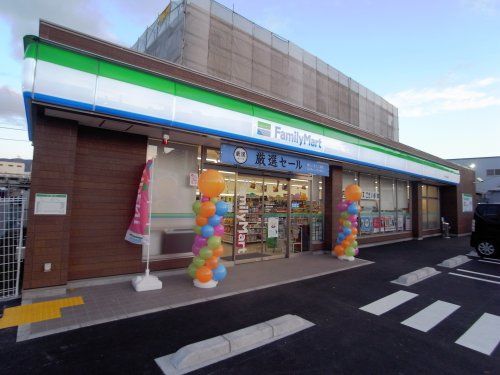 ファミリーマート東大阪加納店の画像