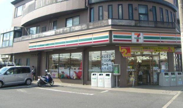 セブンイレブン 足立島根店の画像