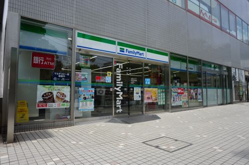 ファミリーマート横浜星川駅前店の画像