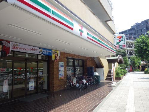 セブンイレブン横須賀中央店の画像