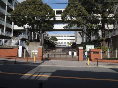 吹田市立第二中学校の画像