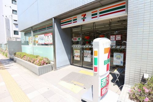 セブンイレブン　江坂駅南店の画像