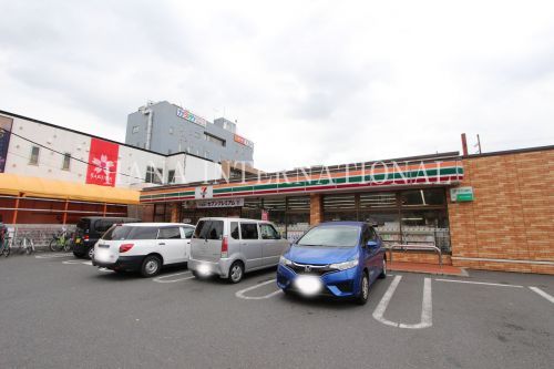 セブン-イレブン 吉川駅北口店の画像