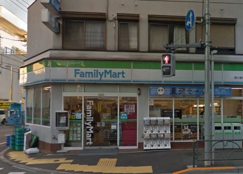  ファミリーマート 荒川尾竹橋店の画像