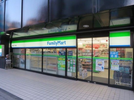 FamilyMart 赤坂三丁目店の画像