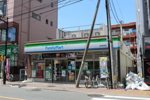 ファミリーマート　蓮沼駅西店の画像