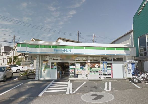 ファミリーマート小金原八丁目店の画像