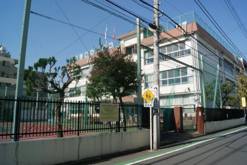 荒川区立第三瑞光小学校の画像