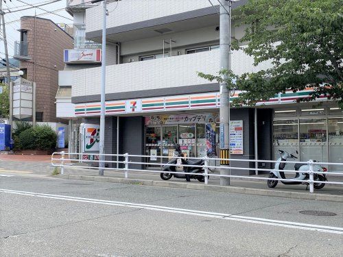 セブン-イレブン 神戸六甲登山口店の画像