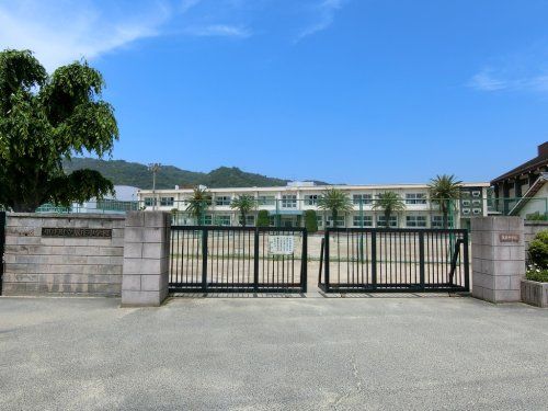 里庄中学校の画像