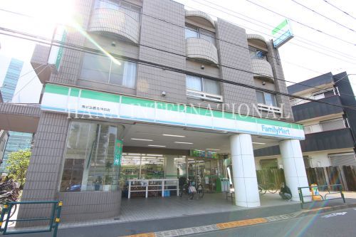 ファミリーマート 秀栄三鷹杏林前店の画像