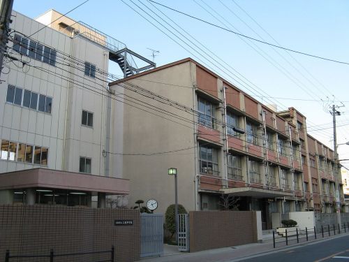 大阪市立 三稜中学校の画像