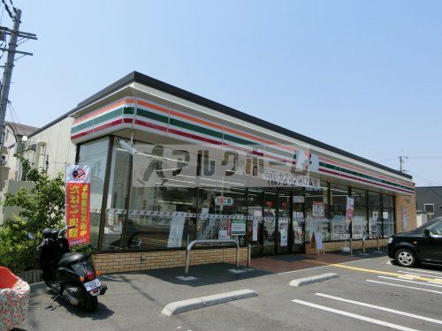 セブンイレブン　近鉄高安駅西店の画像