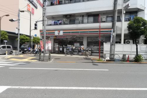 セブン‐イレブン 足立関原３丁目店の画像