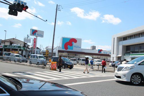 万代 新森店の画像