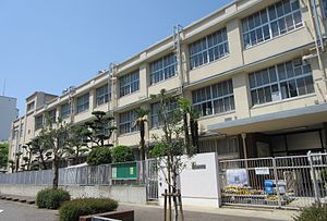 大阪市立豊崎中学校の画像
