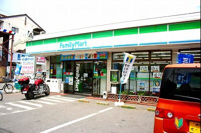 ファミリーマート 和光白子三丁目店の画像