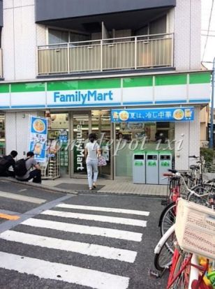 ファミリーマート 牛込柳町駅前店の画像