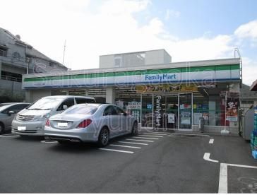 ファミリーマート玉川田園調布二丁目店の画像