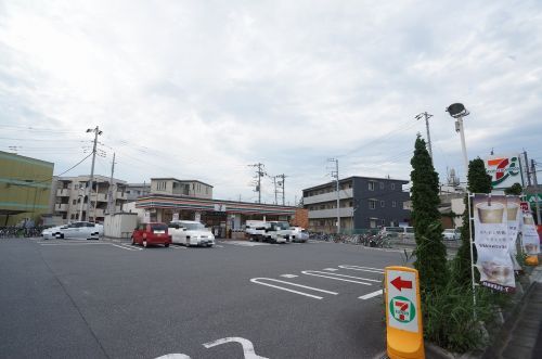 セブン-イレブン戸田駅西口店の画像