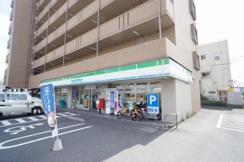 ファミリーマート戸田全農通り店の画像