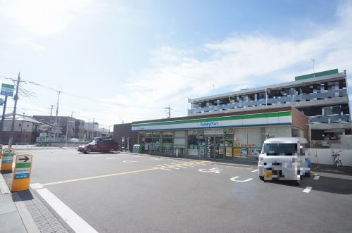 ファミリーマートＴＫＳ錦二丁目店の画像