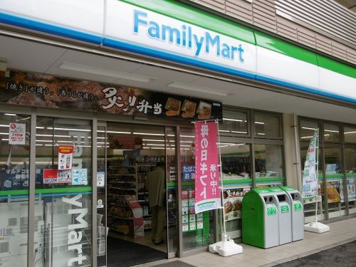 ファミリーマート新宿税務署通り店の画像