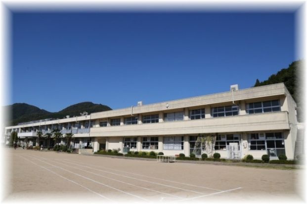 岡山市立芳田小学校の画像